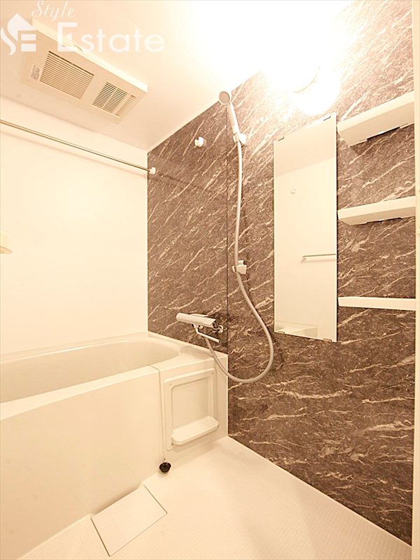 バス・シャワールーム　バスルーム