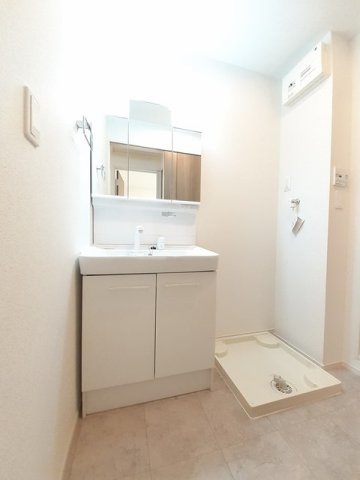 洗面設備　コンパクトで使いやすい洗面所