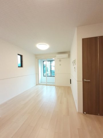 居室・リビング　こちらのリビングで趣味の時間をお楽しみください