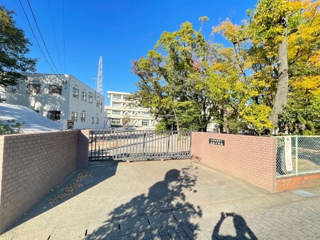 小学校　北名古屋市立五条小学校（小学校）まで651m