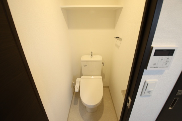 トイレ　※別室の参考写真の為、現況優先です。