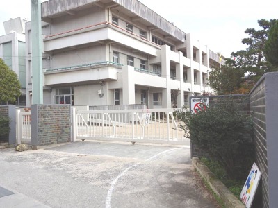 小学校　福山市立網引小学校（小学校）まで555m