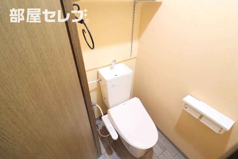 トイレ　清潔感のある色合いです