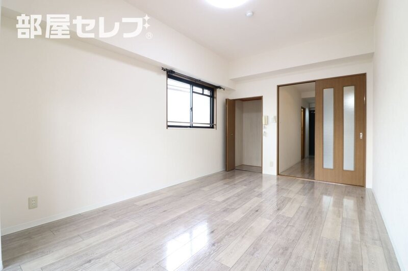 居室・リビング　内装のきれいなお部屋です