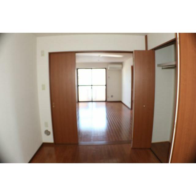 その他部屋・スペース　洋室５．９帖から見たＬＤ