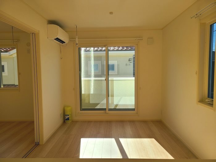 居室・リビング　反転タイプ