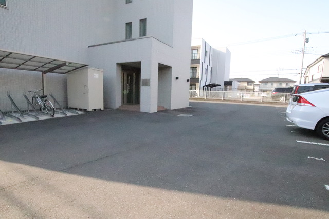 駐車場　敷地内駐車場（要空き確認）