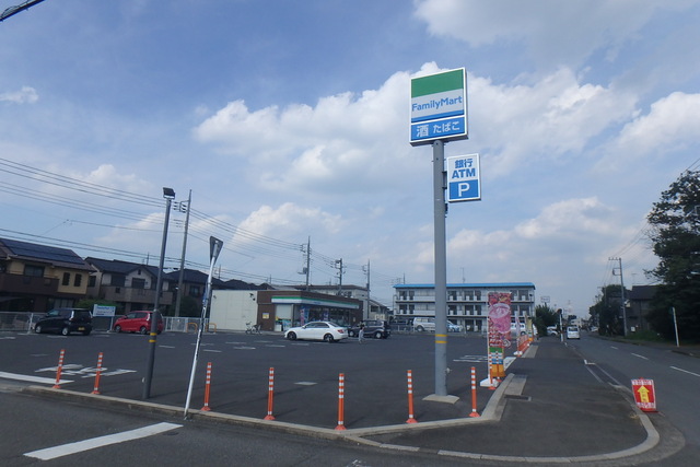 コンビニ　ファミリーマート川越伊勢原店（コンビニ）まで110m