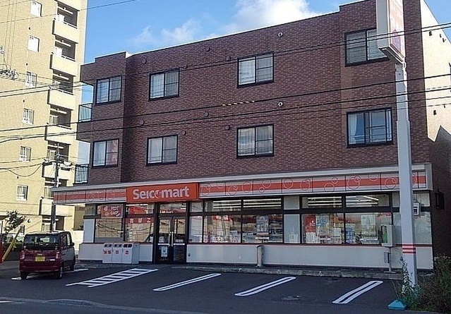 コンビニ　セイコーマート（コンビニ）まで180m