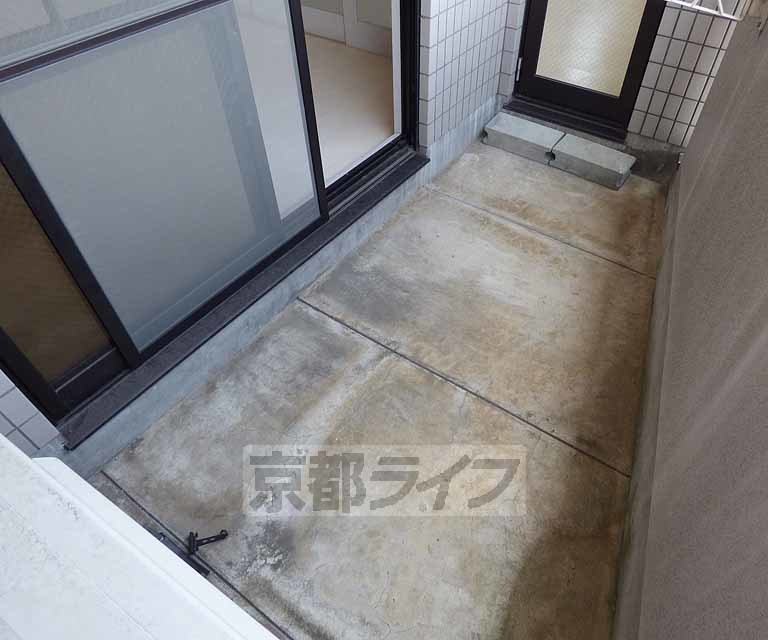 バルコニー　広々バルコニー