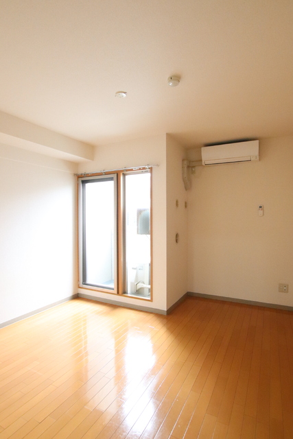 居室・リビング　洋室６．７帖