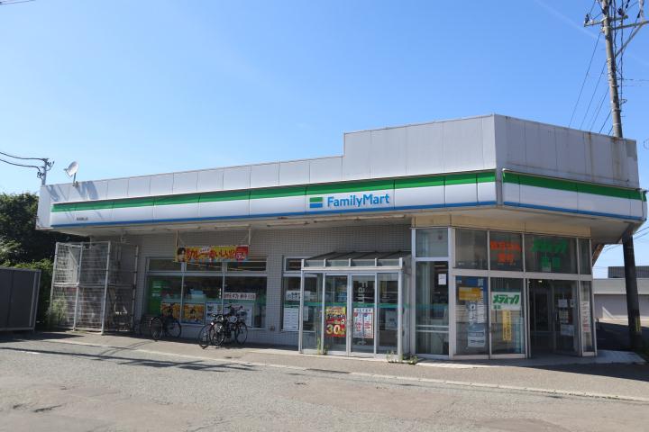 コンビニ　ファミリーマート（コンビニ）まで1198m