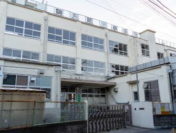 小学校　足立区立梅島第一小学校（小学校）まで150m