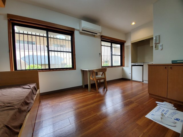 居室・リビング　エアコン付きで初期費用を抑えられます♪