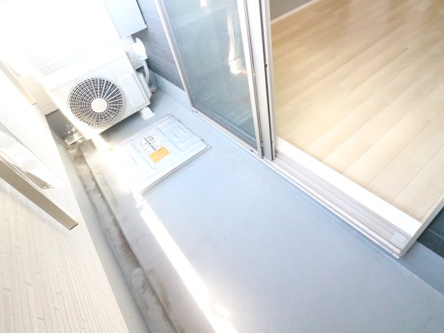 バルコニー　陽当たり良好なバルコニーです