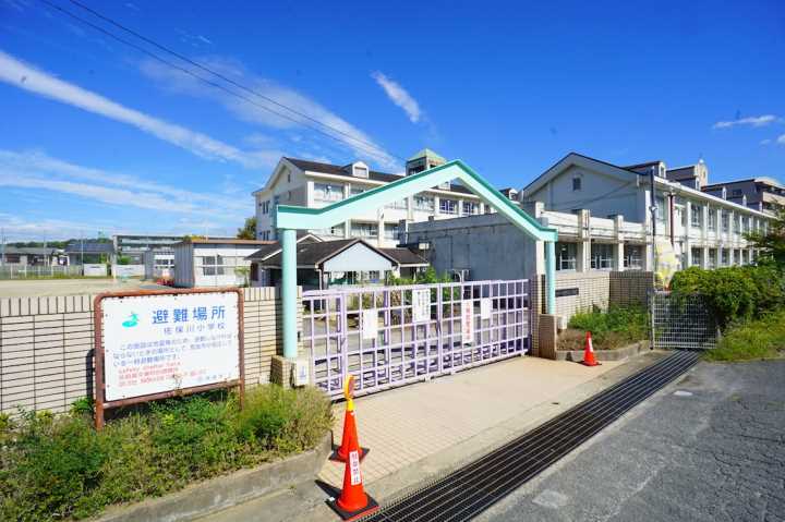 小学校　奈良市立佐保川小学校（小学校）まで223m