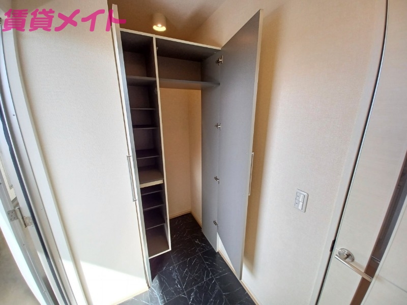 玄関　同型参考写真