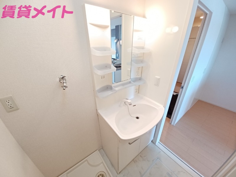 洗面設備　同型参考写真