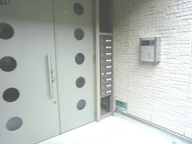 エントランス　★オートロック付エントランスです★