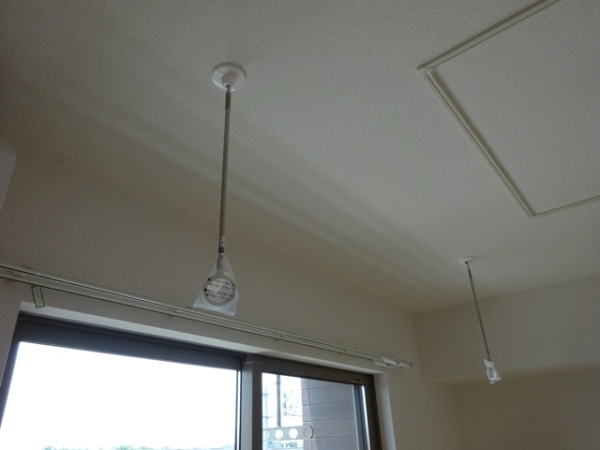 その他設備　室内物干し付きで雨の日も洗濯物が干せます♪