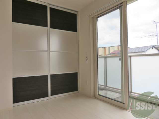 その他部屋・スペース　４．４帖の洋室のお部屋もあります。寝室にしましょう。