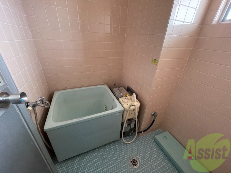 バス・シャワールーム　お風呂はこちらのスペースでご利用頂けます。