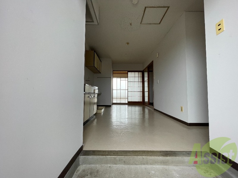 玄関　玄関でございます。毎日の出入りはこちらから。