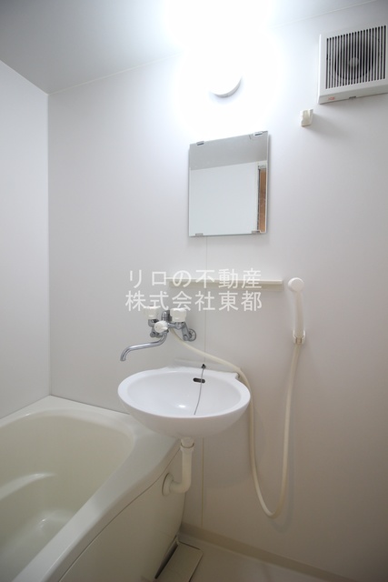 洗面設備　洗面ボウルと鏡もございます☆