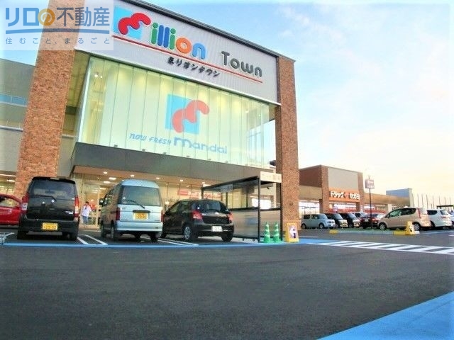 ショッピングセンター　ミリオンタウン伊丹荒牧（ショッピングセンター）まで982m