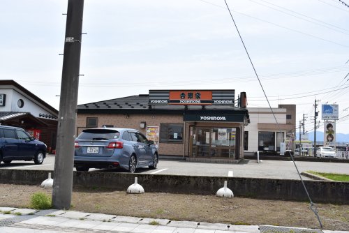 飲食店　吉野家 156号線砺波店（飲食店）まで901m