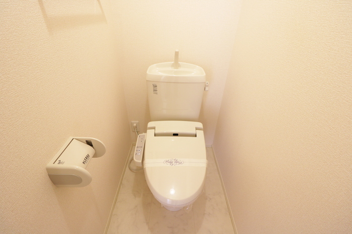 トイレ　温水洗浄暖房便座