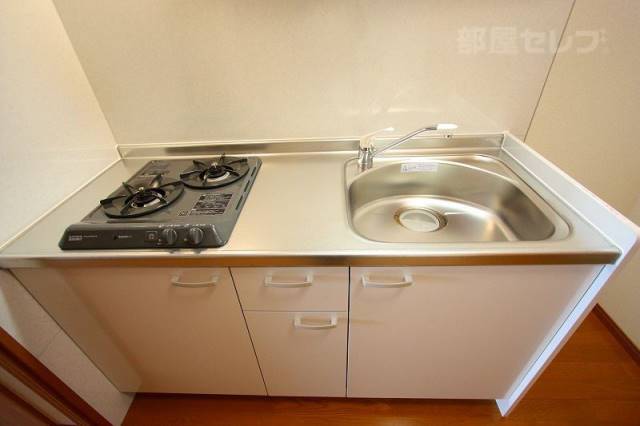 キッチン　二口コンロ付きのキッチンですよ