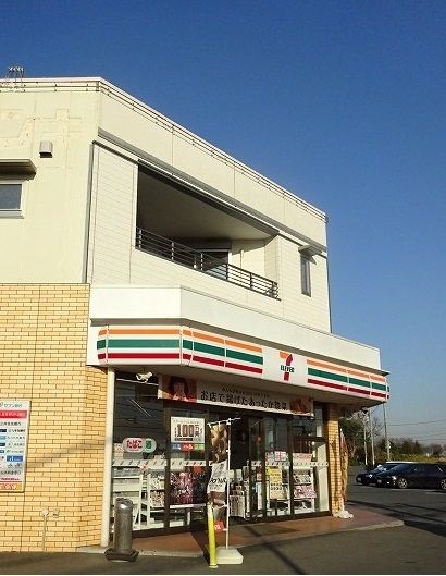 コンビニ　セブンイレブン（コンビニ）まで500m