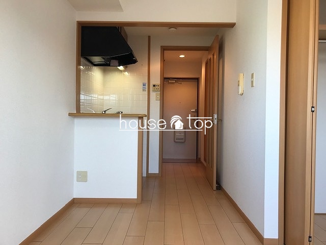 居室・リビング　フローリングも綺麗です