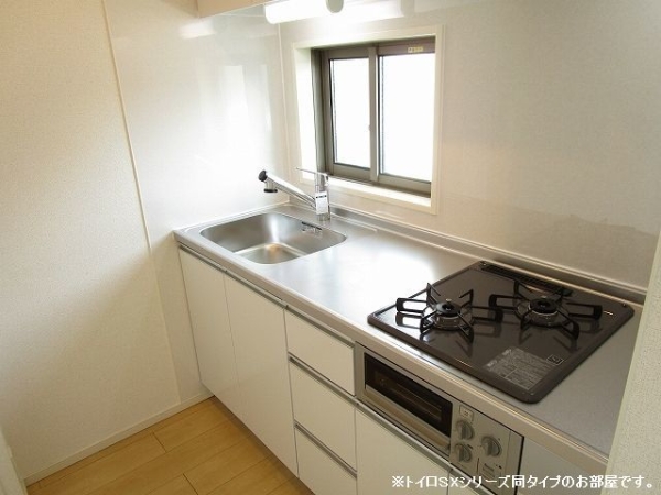 キッチン　※参考写真　同建築メーカー施工の同間取完成他物件のものです。