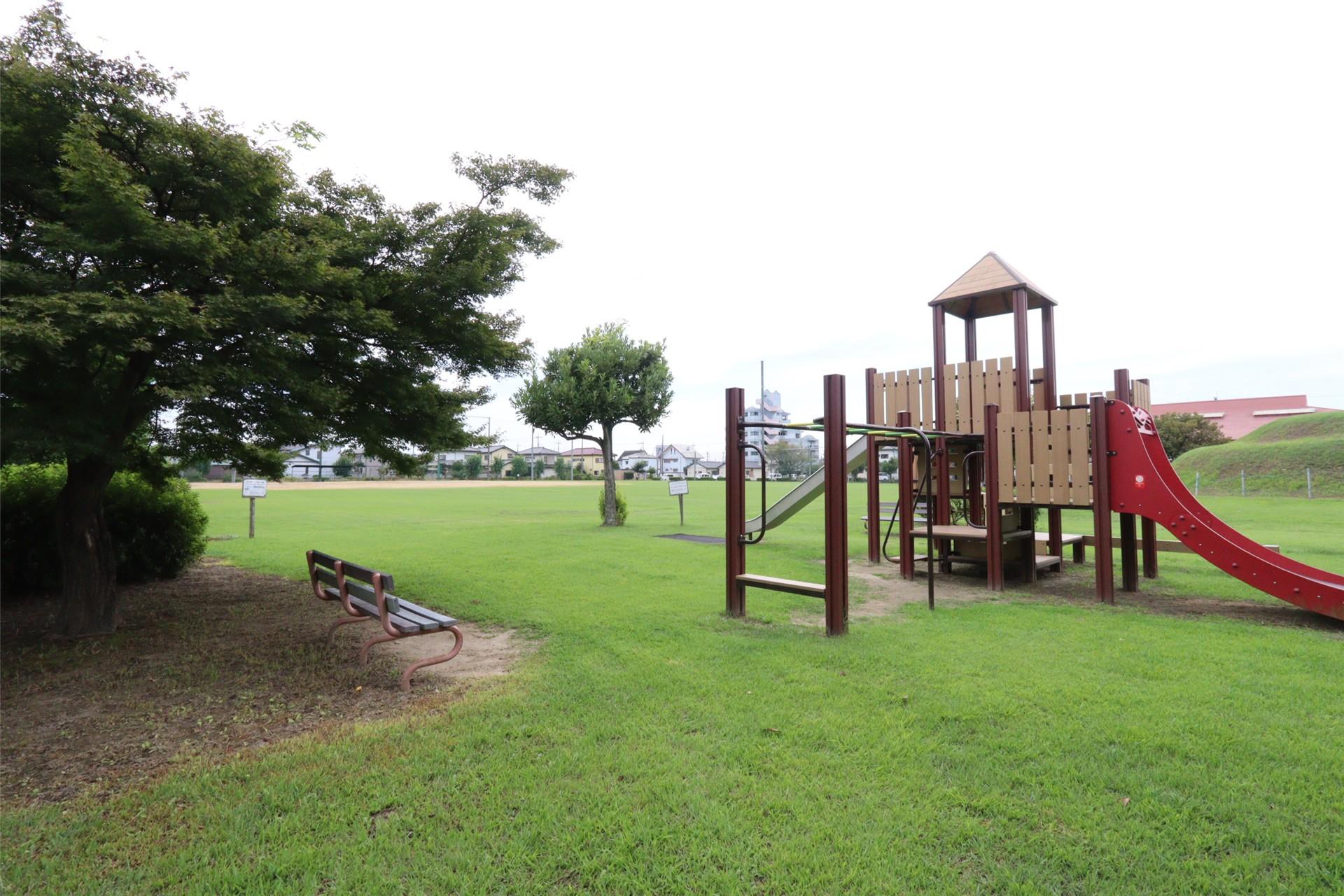 公園　山川公園（公園）まで870m