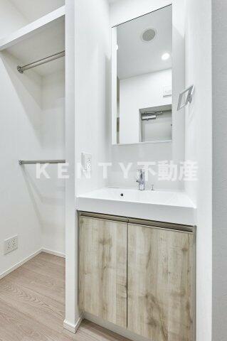 洗面設備　脱衣スペースもあります