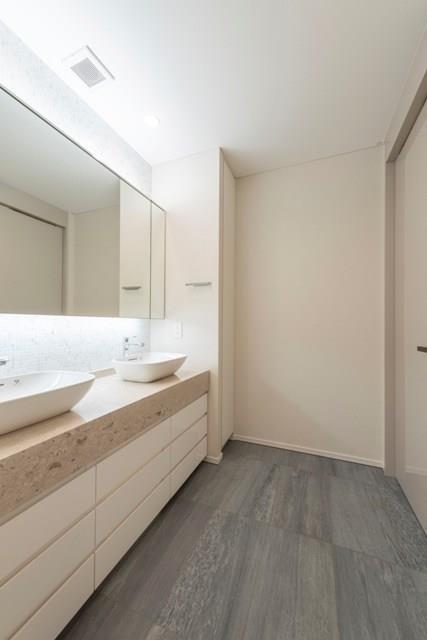 洗面設備　※写真は同タイプ住戸です。