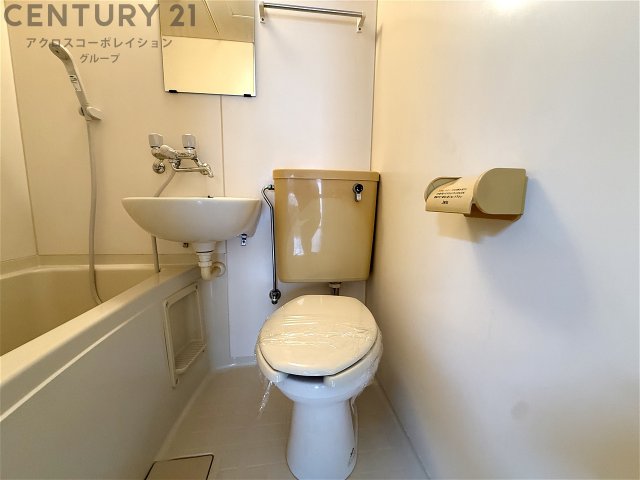 トイレ　浴室内にトイレあり