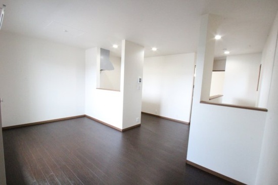 居室・リビング　同タイプ　現状と異なることがございます