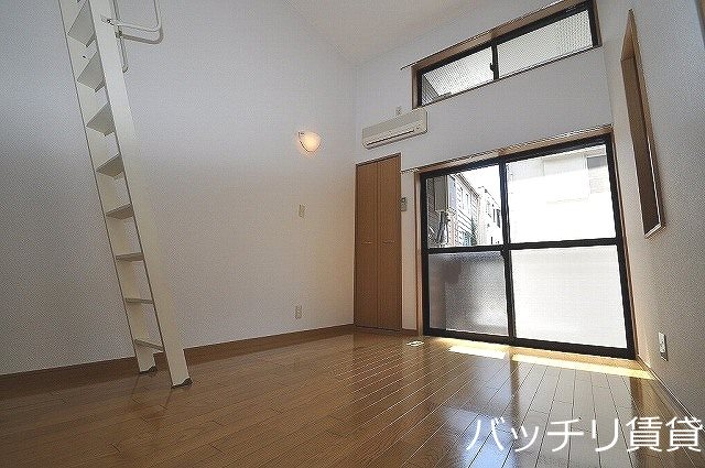 居室・リビング　写真は同タイプの別室参考写真になります。