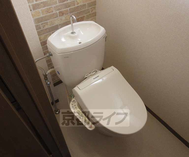 トイレ　ウォシュレット付き！