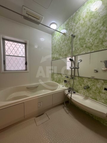 バス・シャワールーム　風呂　残置物撤去・クリーニング後の引き渡しとなります。