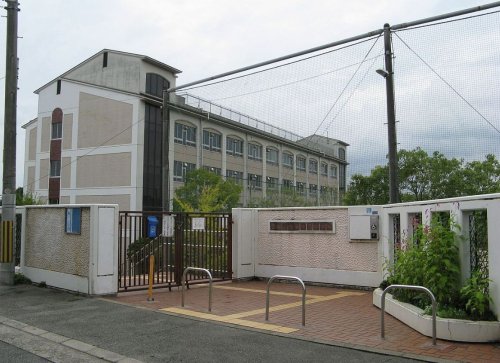 中学校　第十八中学校（中学校）まで780m