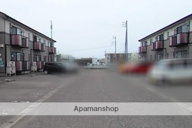 その他　前面道路（その他）まで0m