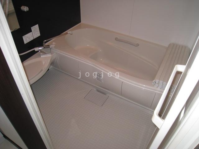 バス・シャワールーム　同建築の室内写真