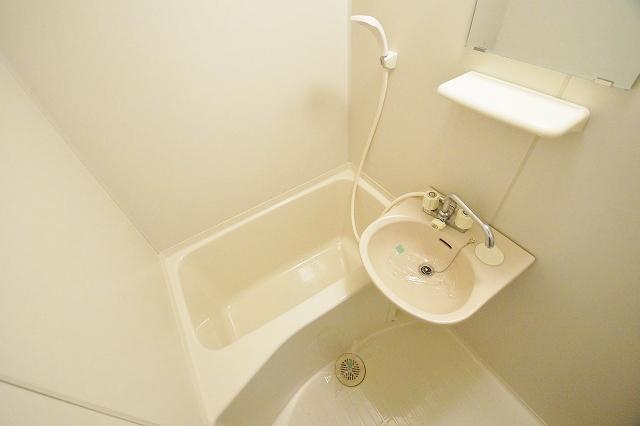 バス・シャワールーム　玄関