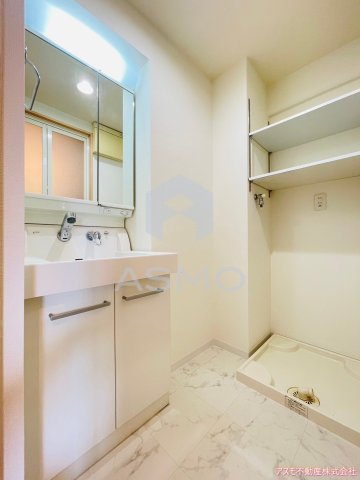 洗面設備　同マンション別部屋　参考写真