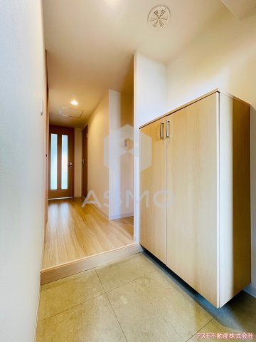 玄関　同マンション別部屋　参考写真