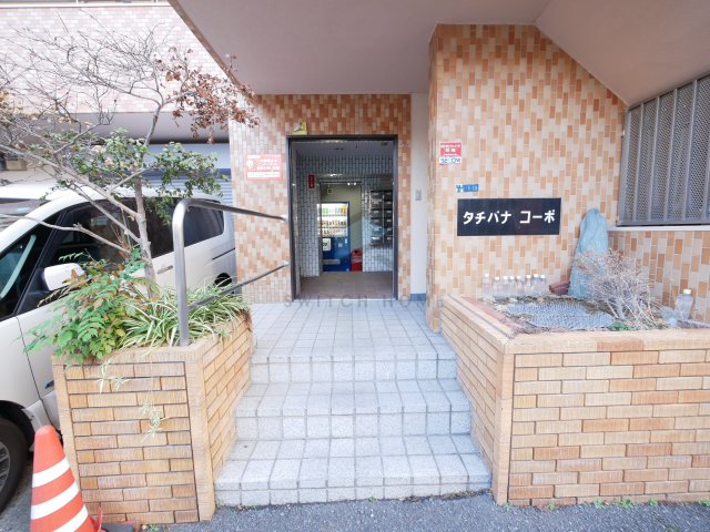 エントランス　清潔なエントランスです